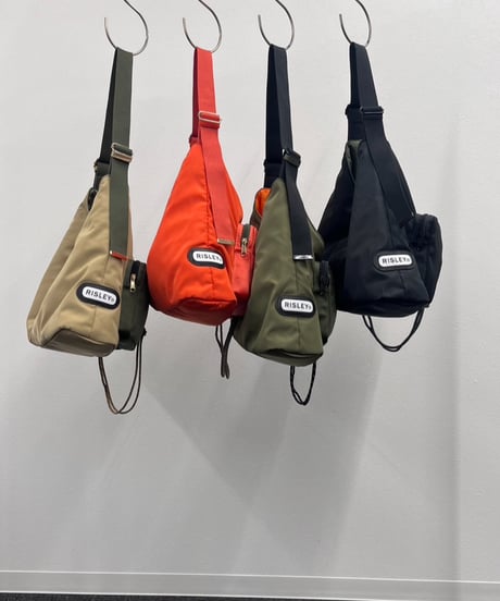 【R2503-TPB42】Triangle pochette (1740982)