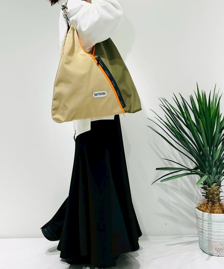 【R2501-TBG34】Triangle bag (1740905)