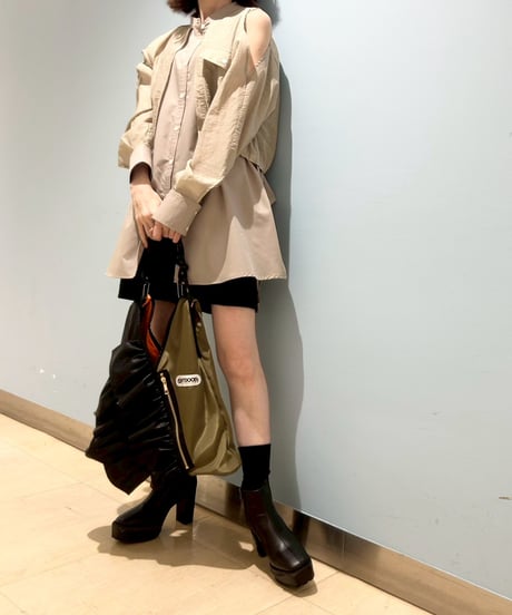 【R2603-FPB64】 Large perforated ruffle bag (1741118)