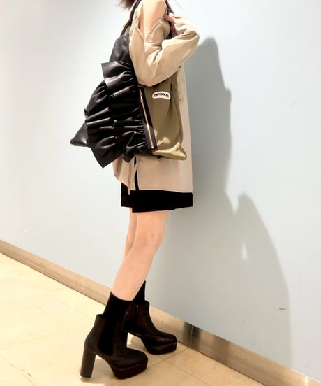 【R2603-FPB64】 Large perforated ruffle bag (1741118)