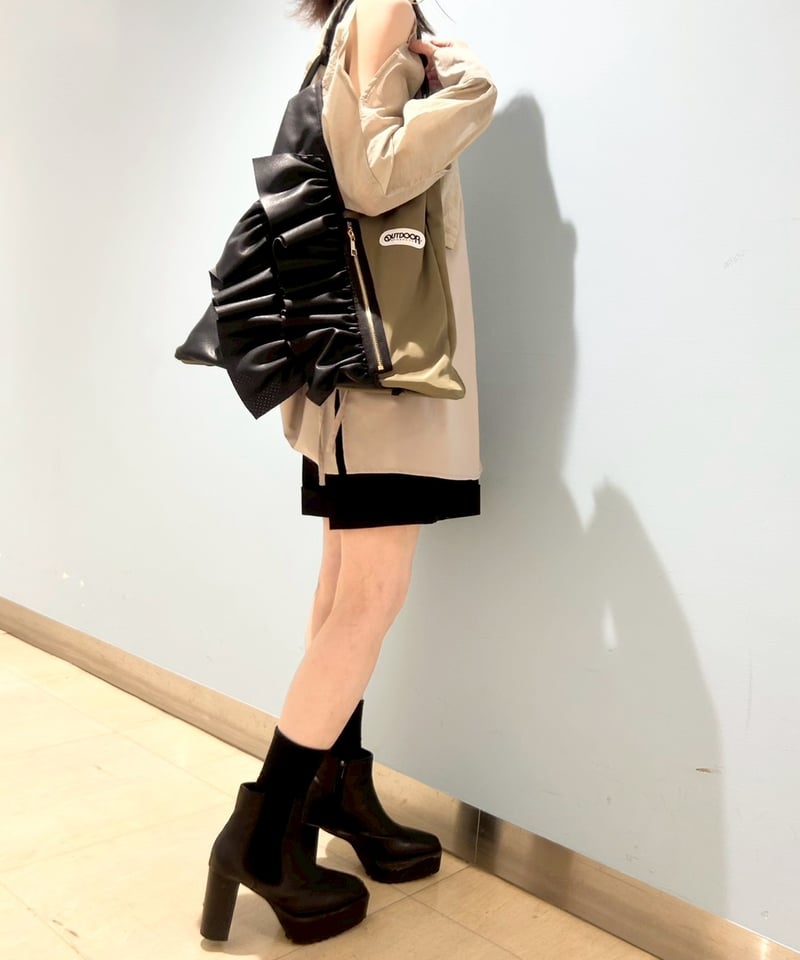 R2603-FPB64】 Large perforated ruffle bag (1741