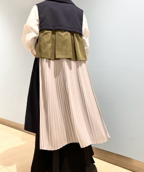 【R2501ｰBTG786】Back pleated tailored collar gilet (1740891)