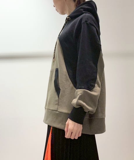 【R2503-BLF902】 Back logo hoodie（1740999）