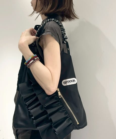 【R2603-FPB64】 Large perforated ruffle bag (1741118)