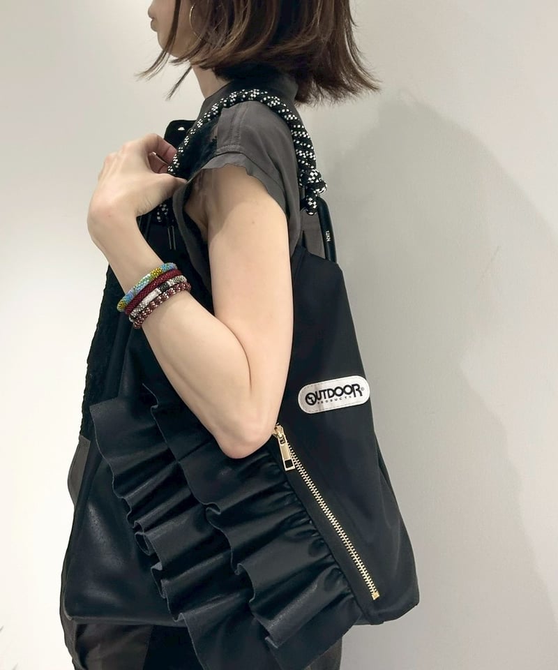 R2603-FPB64】 Large perforated ruffle bag (1741