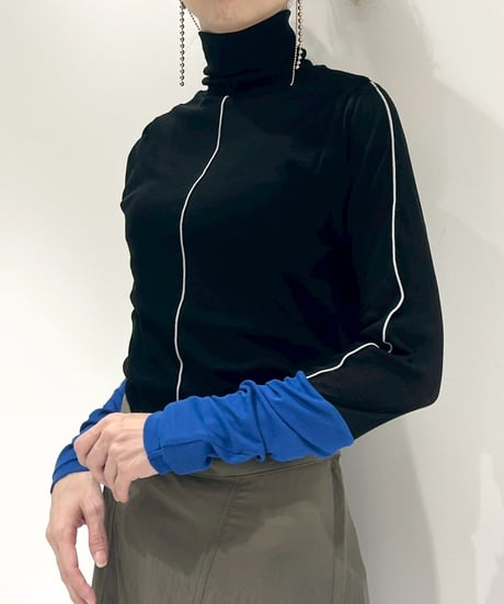 【R2503-SBC886】　Color-blocked turtleneck（1740986）