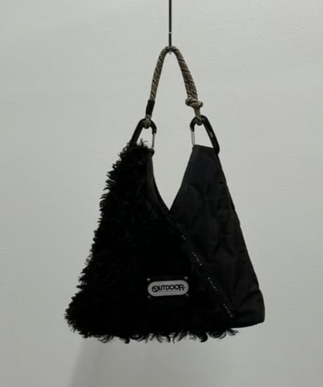 【R2503-FQB45】Triangle fur quilt mini bag（1740985）