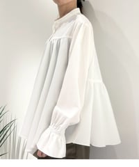 【R2503-FBL907】 Ruffle blouse (1741017）
