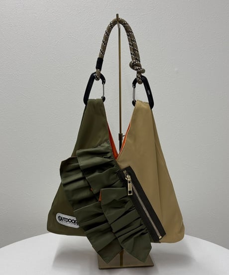 【R2501-TFB44】Bicolor triangle mini bag with frills (1740977)