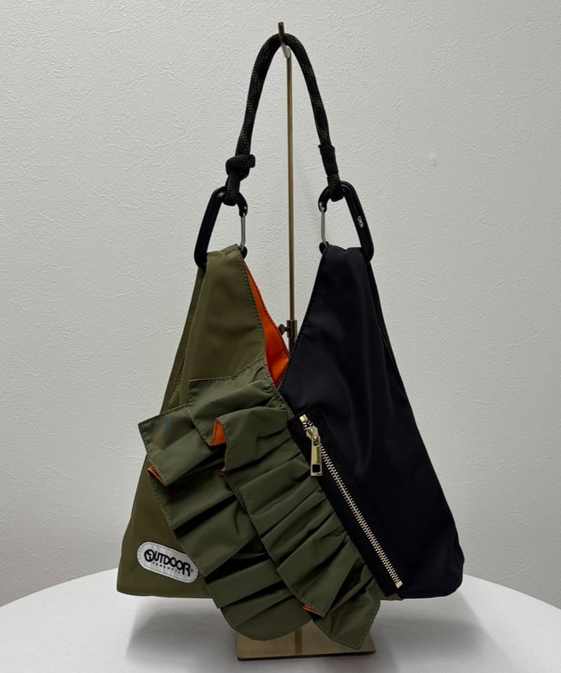 R2501-TFB44】Bicolor triangle mini bag with fri