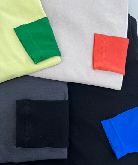 【R2503-SBC886】　Color-blocked turtleneck（1740986）