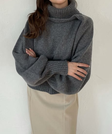 Back twist layered knit