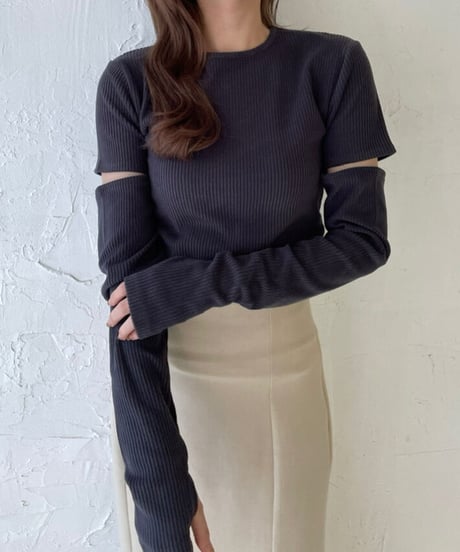 Arm cut design tops
