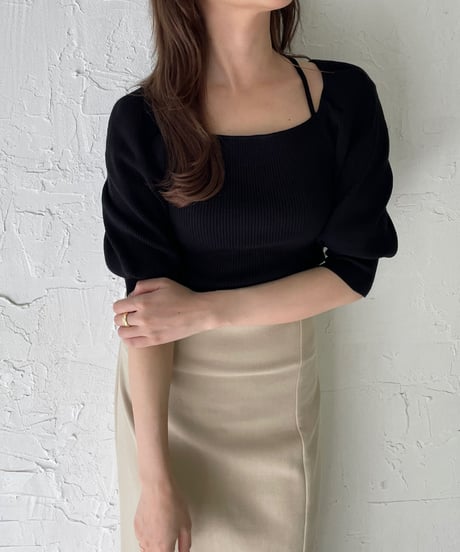 Design neck knit pullover