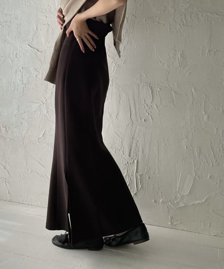 Side slit mermaid skirt
