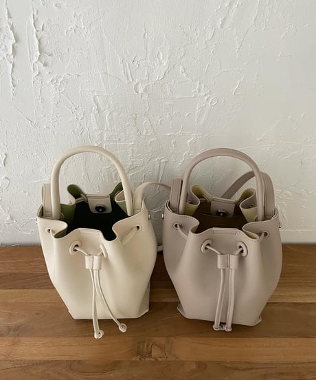 Bicolor bucket bag