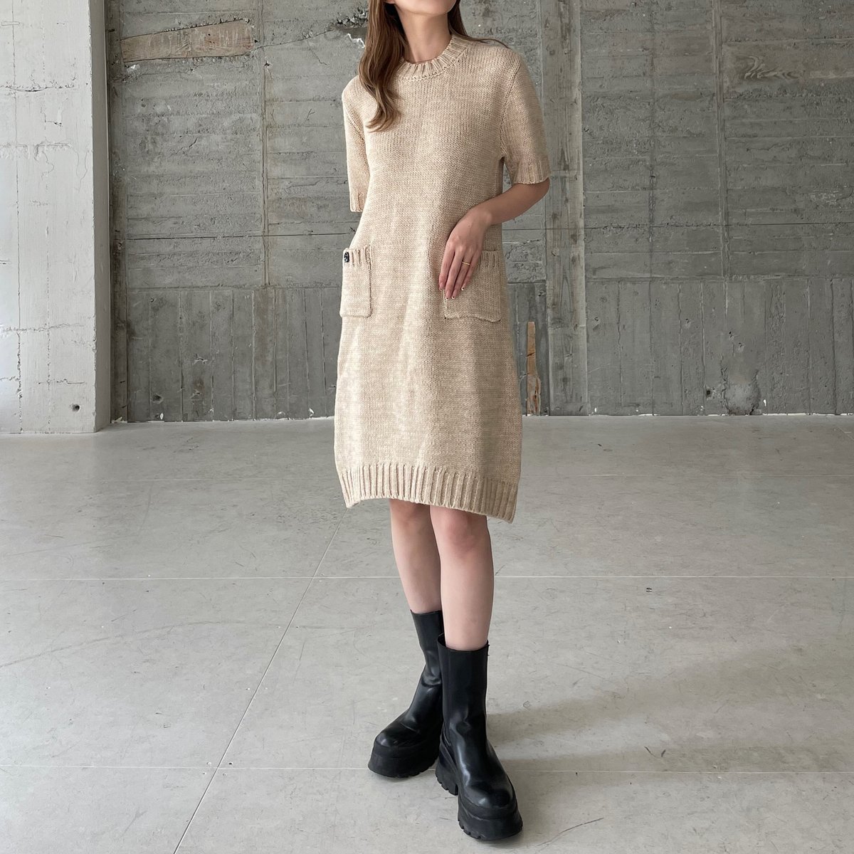 新品 未使用 ❣️ アナイ　ウールカタアゼペプラムニット　ワンピース グレージュ Wool knit one-piece | Ermé