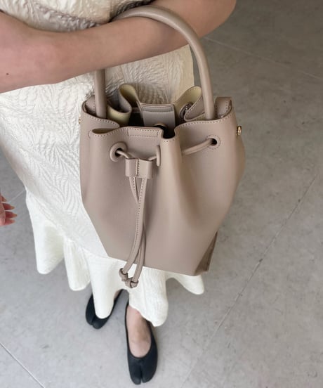 Bicolor bucket bag
