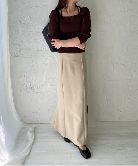 Design neck knit pullover