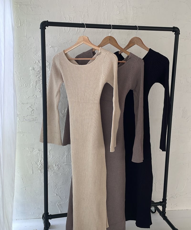 予約】Back cross knit one-piece | Ermé