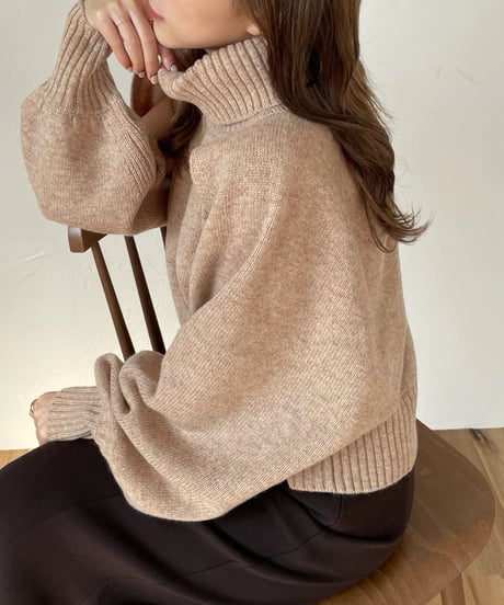 Back twist layered knit