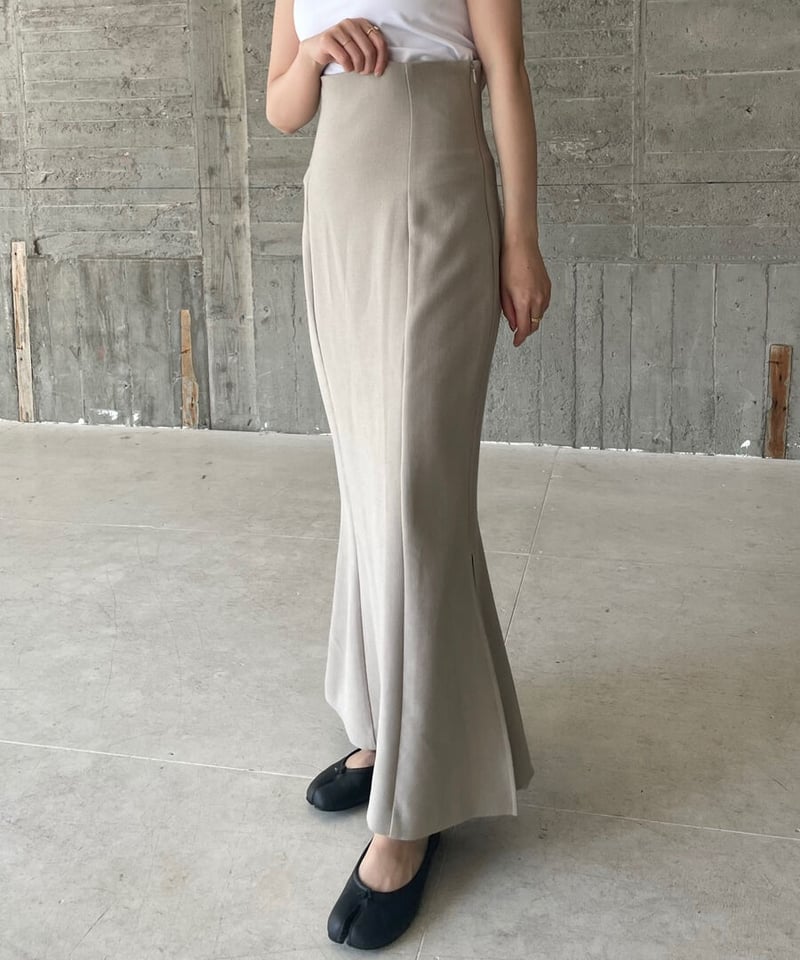 Side slit mermaid skirt | Ermé