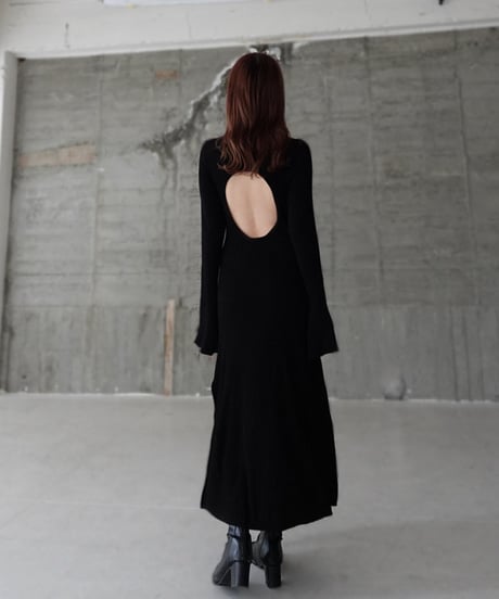 Back open knit one-piece
