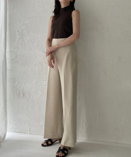High neck nosleeve knit