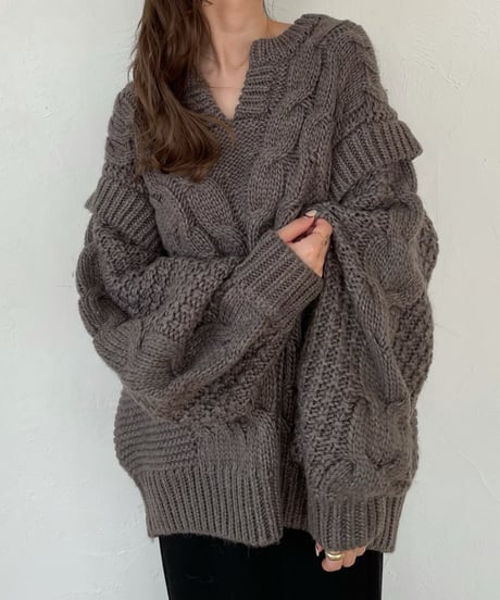 Cable over vneck knit