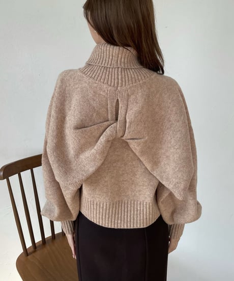 Back twist layered knit