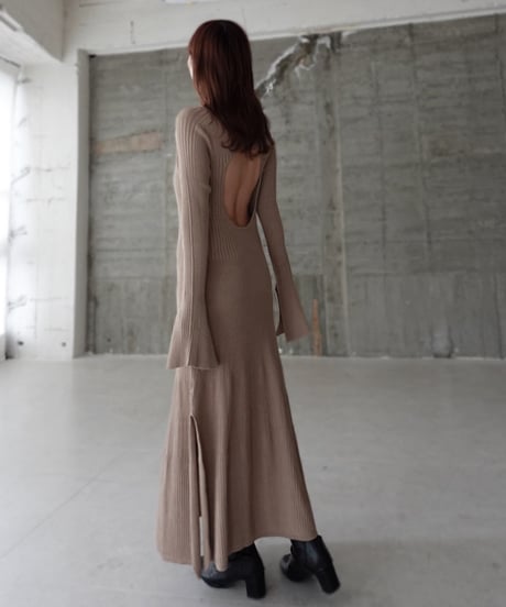 Back open knit one-piece