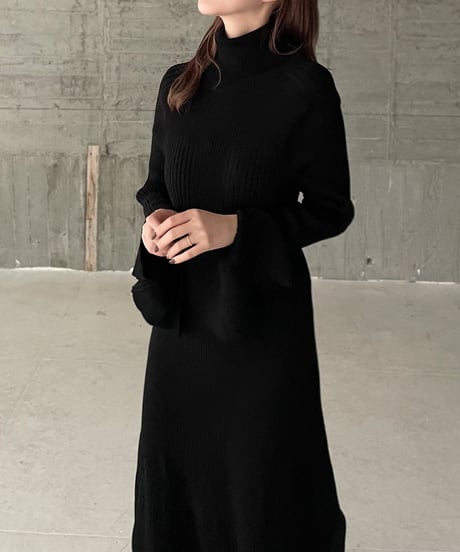 Back open knit one-piece