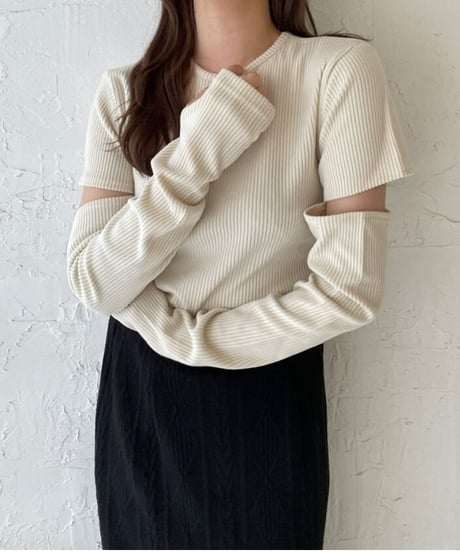 Arm cut design tops