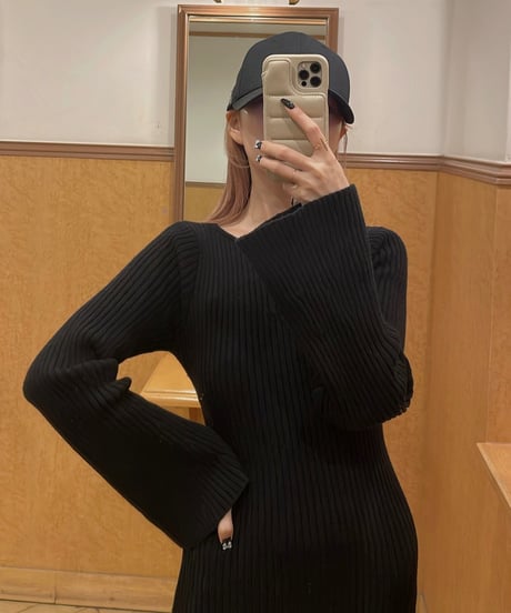 【予約】Back cross knit one-piece