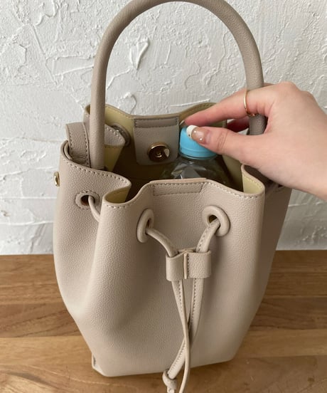 Bicolor bucket bag