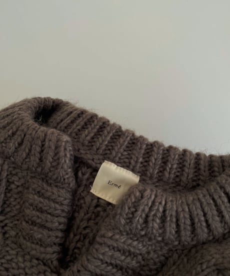 Cable over vneck knit