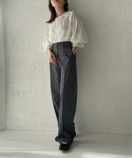Wide tuck pants