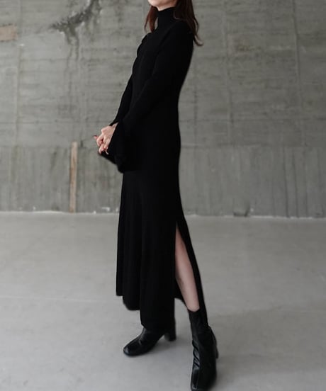 Back open knit one-piece