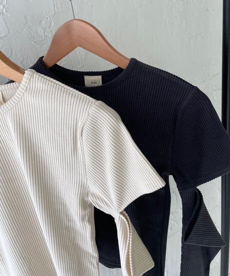 Arm cut design tops