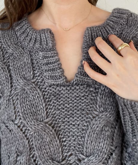 Cable over vneck knit