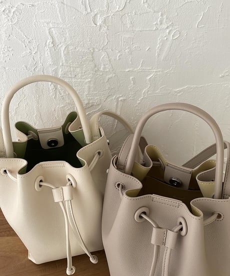 Bicolor bucket bag