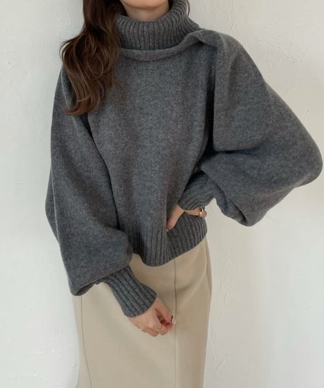 Back twist layered knit