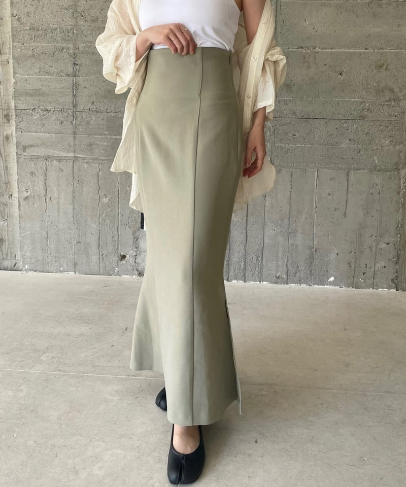 Erme Side slit mermaid skirt beige