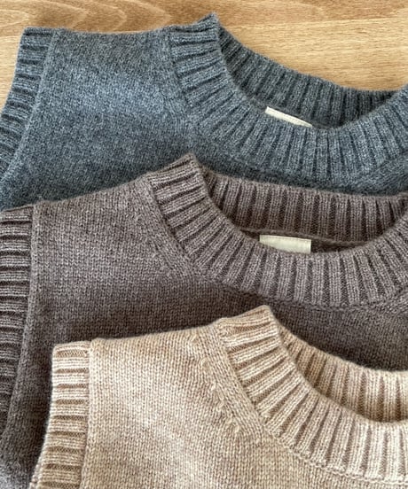 Back twist layered knit