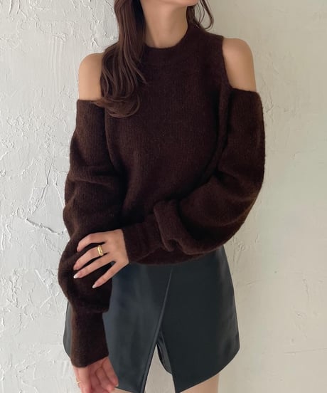 Slit shoulder mohair knit