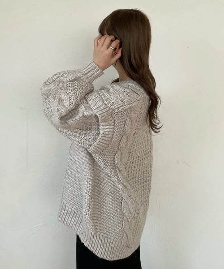 Cable over vneck knit