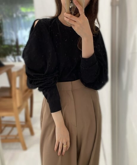 Shoulder slit over cutsew