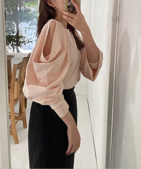 Shoulder slit over cutsew