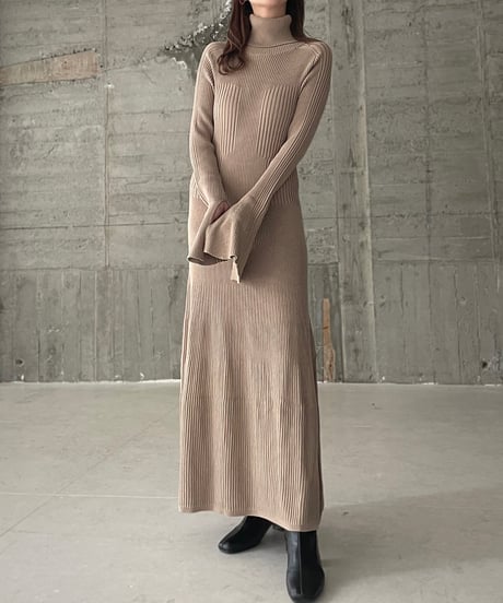 Back open knit one-piece