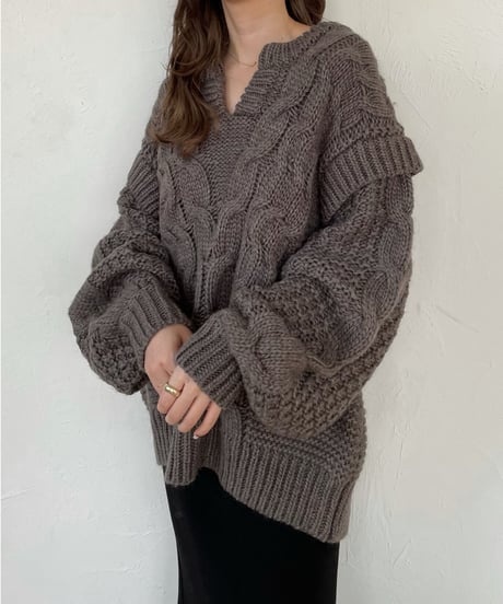 Cable over vneck knit